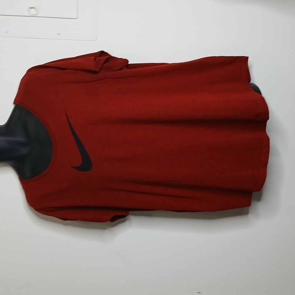Nike dri-fit red logo tee shirt size 2XL